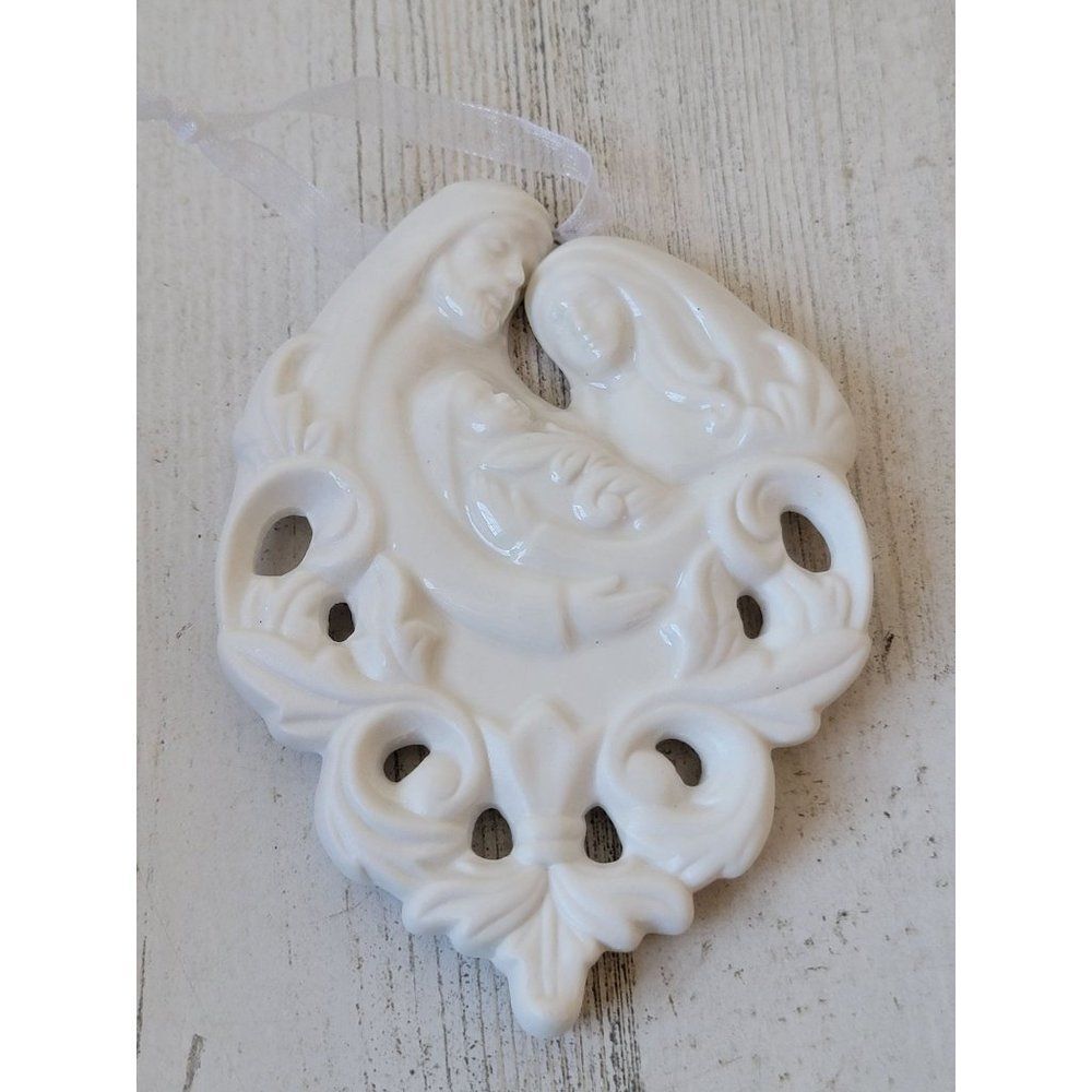 Ceramic white nativity scene Jesus Mary Joseph ornament Xmas decor